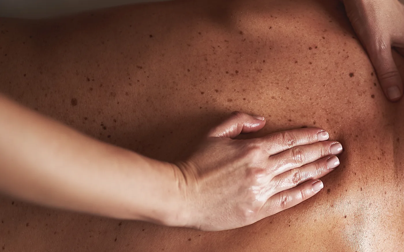 Focused deep tissue massage work on the back